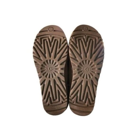 Ugg Classic II boots in chestnut - Picture 7 of 12